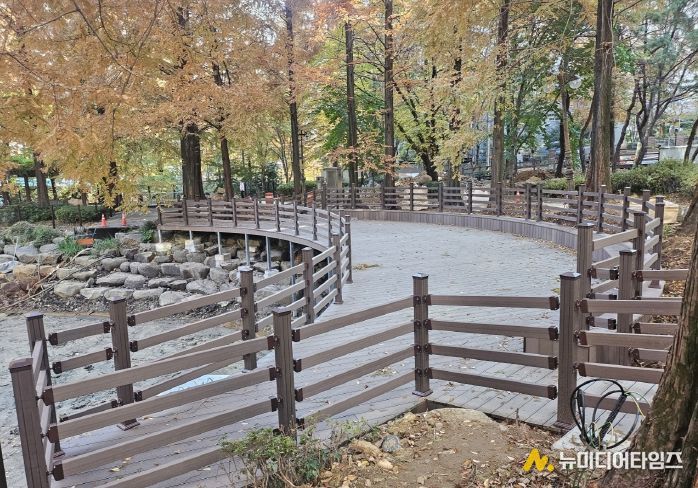 월영연못공원 전망데크 설치