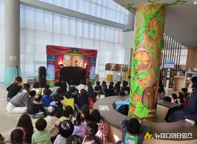 고성군 책둠벙도서관 영유아 독서 프로그램 운영