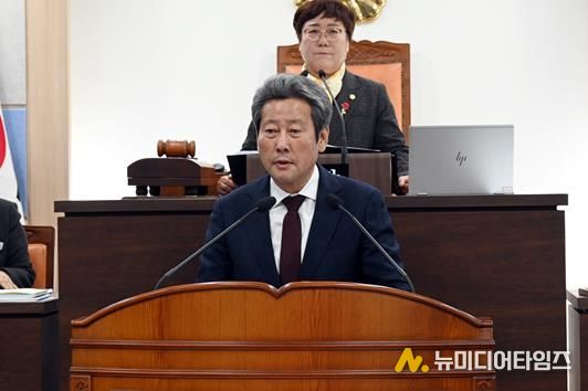 박종식 의원이 11월27일 열린 제289회 제2차 정례회 제2차 본회의에서 5분 자유발언을 실시하고 있다.