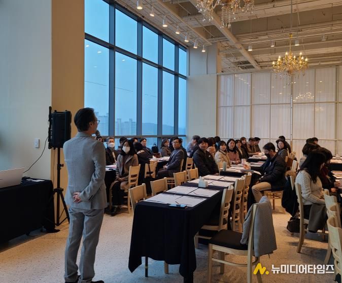 당진교육지원청, 안전하고 행복한 학교 문화 조성을 위한 '2025 교육활동보호 민원대응팀 배움자리' 개최