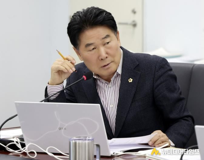 성남시의회 강상태 의원, 도로 외 녹지 설치 현수막 게시대 도로점용료 부과, 성남시 부당징수 논란