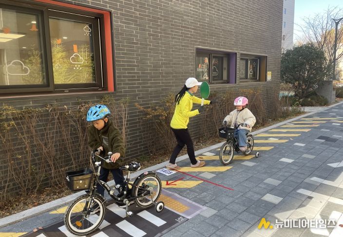 어린이집에서 실시된 실습형 교통안전 교육