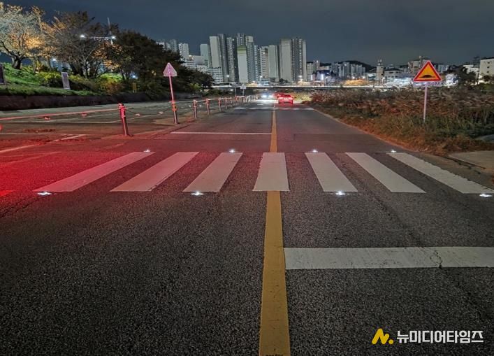 더 안전해진 무심천! 청주시, 도심구간에 도로표지병 설치 완료