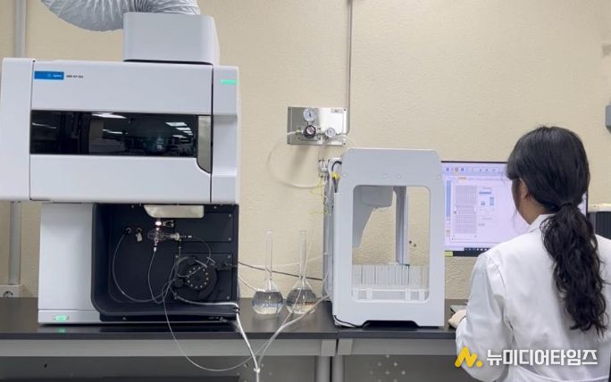 친환경농업관리실 분석 장면