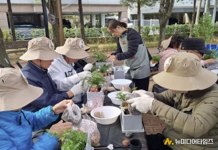 은평구 반려식물 보급사업 원예프로그램 운영 모습