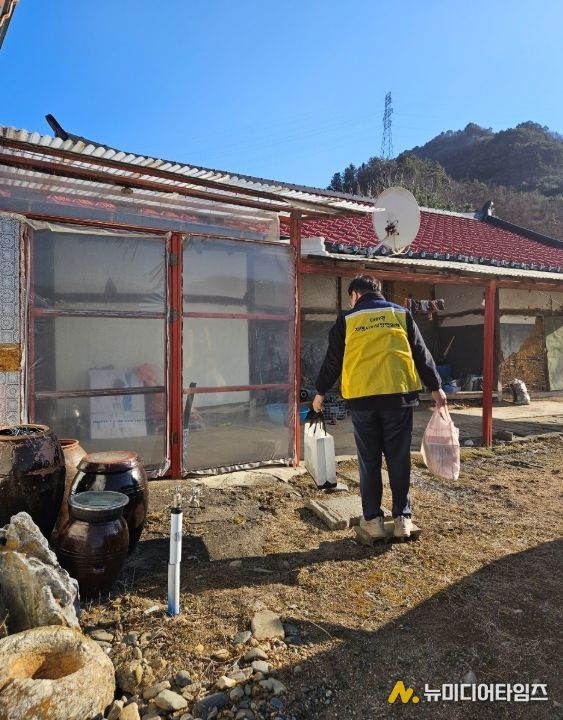 위기가구에 반찬 도시락 전달 및 겨울철 주택 점검