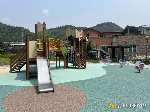 충북보건환경연구원, 어린이놀이시설 합성고무 바닥재 중금속 검사 결과 ‘안전’