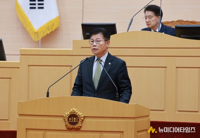 김문수 위원장(더불어민주당, 신안1)