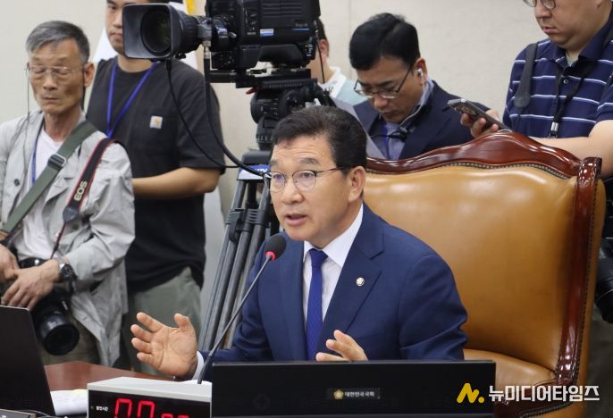 더불어민주당 신정훈 국회 행정안전위원장(전남 나주·화순)