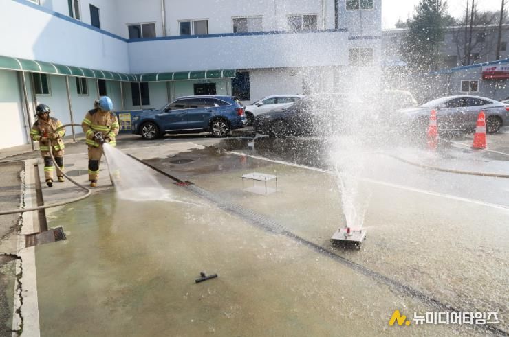홍성소방서, 전기차 배터리 화재 대응 위해 드릴렌스 훈련 실시
