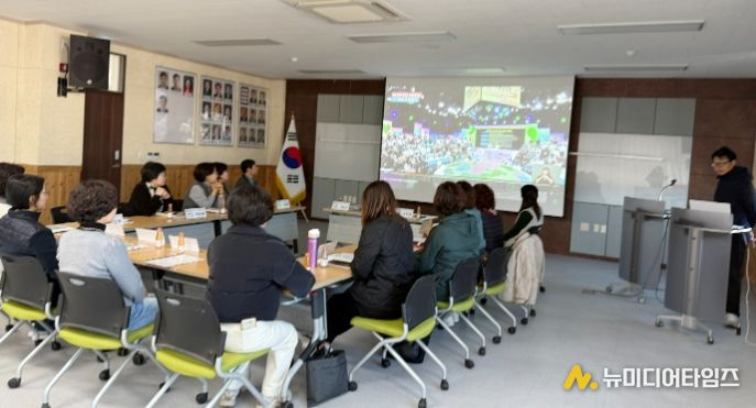 제주시 서부보건지소 직원들이 강진군 보건소를 방문, 주민 중심의 의료행정에 대해 의견을 교환했다.