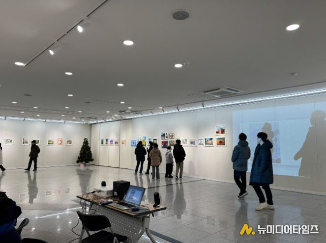 인천중구가족센터 결혼이민자 수채화 자조 모임 ‘바람의 화원’ 전시회