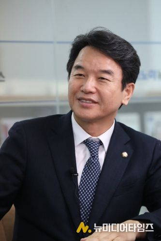 더불어민주당 문진석 국회의원(충남 천안시갑, 재선)