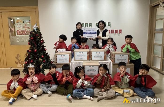 안성시동부무한돌봄네트워크팀, 삼정어린이집 ‘나눔의 녹색장터’ 물품 및 라면 후원 받아