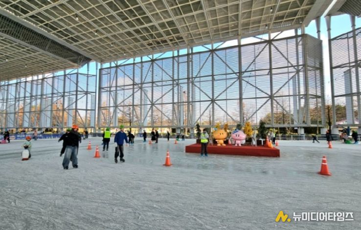 크리스마스 맞아 피겨 아이스쇼와 매직 버블쇼 등 이벤트