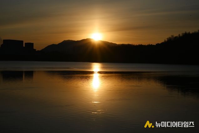 2026년(병오년) 구리한강시민공원의 첫 일출