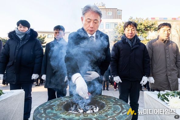 ‘3.1만세운동 기념탑’ 참배