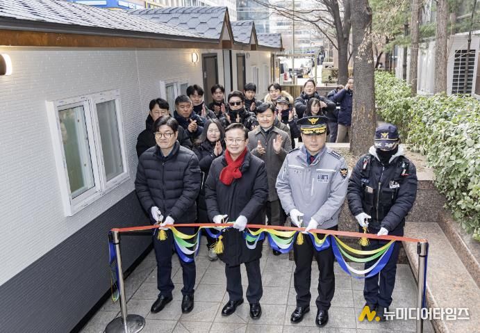 여의도 경찰초소 개장식에 참석한 최호권 영등포구청장