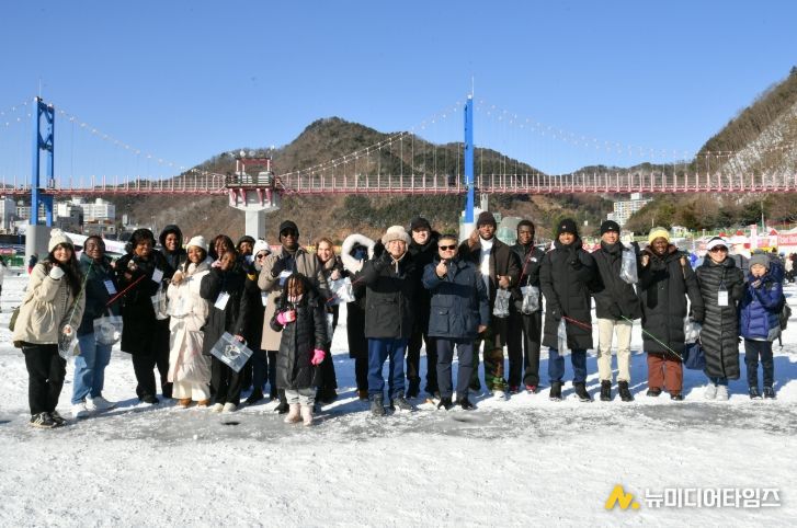 11개국 주한 대사관 외교관 일행, 13일 화천군 방문