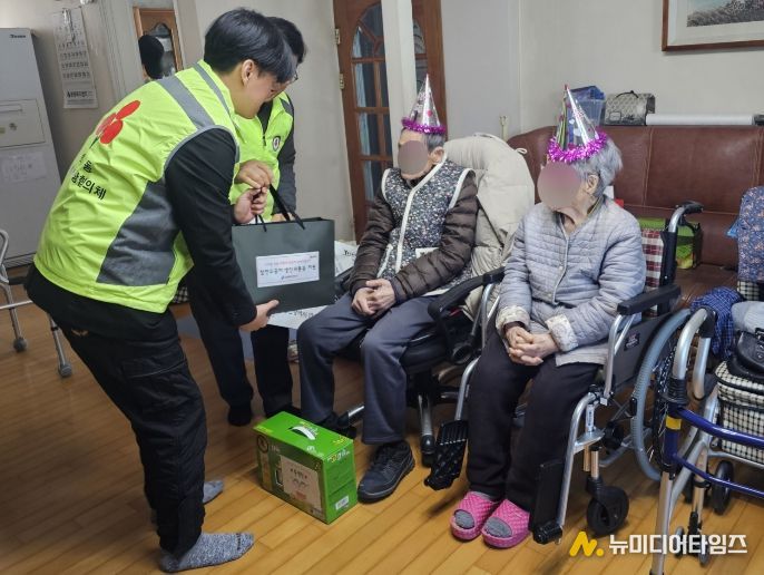 연수구 청학동 지사협, ‘어르신 생신위문품 지원사업’ 추진