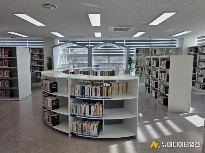 천안 차암동작은도서관 개관 모습.