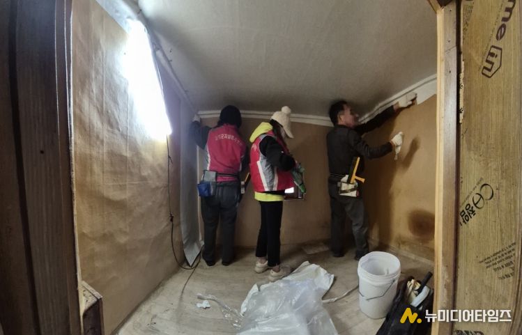 고성군, 나눔으로 이어진 프리마켓 수익금 주거환경개선 봉사활동 진행