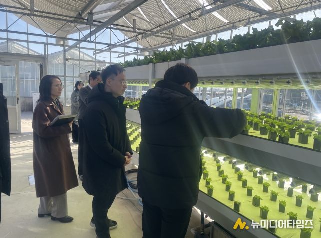 이복원 경제부지사, 농업회사법인 만나CEA㈜ 방문