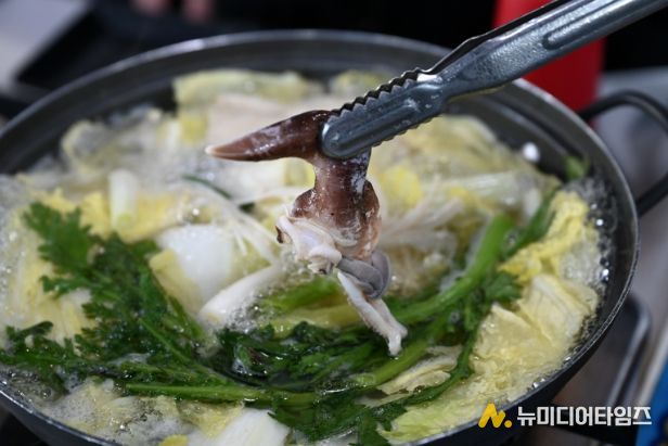 수요 급증에 공급량 못따라 잡는 남당항 새조개 가격 조정