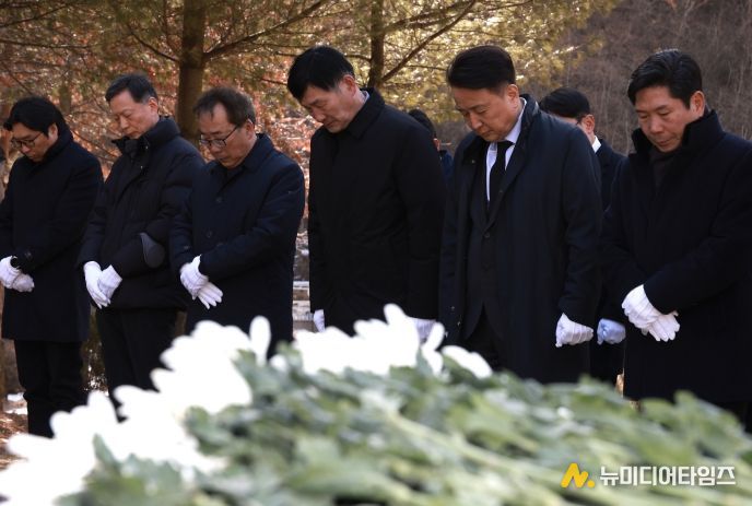 제천 화재참사 추모비 참배(제천)