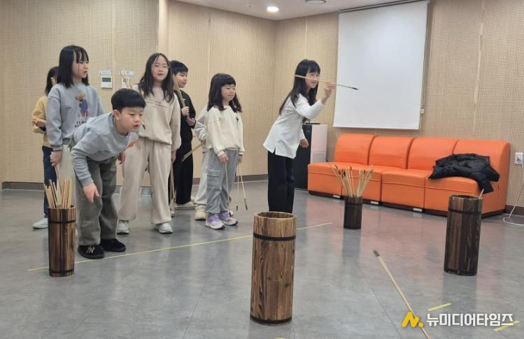 영동교육도서관-북(BOOK)돋움 독서문화 행사 '북적북적 설맞이 한마당' 사진