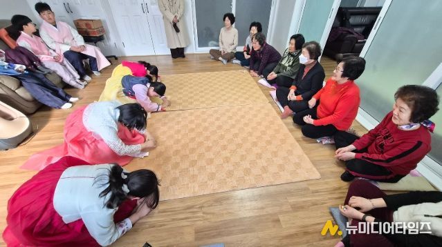 해운대청소년문화의집, 설 맞아 경로당서 세배…세대공감 나눔 실천