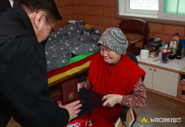 영월군, 6·25전쟁 참전용사 무공훈장 전수