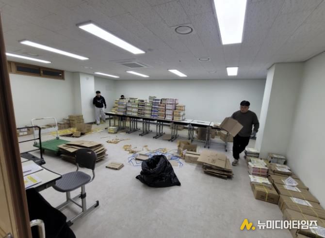 파주교육지원청, 2026년 3월 1일 신설학교 교과서 '교실까지' 분류·배부 지원 완료