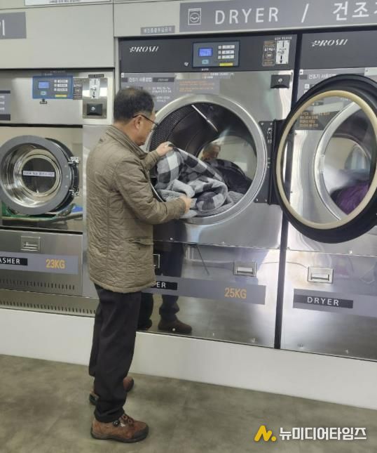 충주시 문화동, ‘찾아가는 세탁 봉사’ 지속 추진