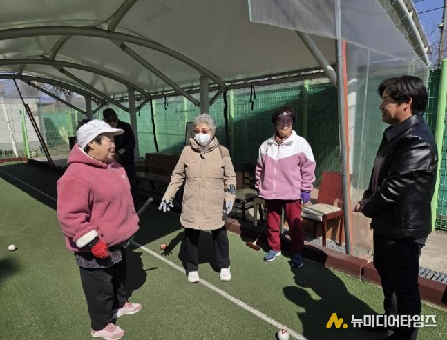 동두천시 보산동행정복지센터, 보산동 게이트볼장 어르신들과 소통 나서