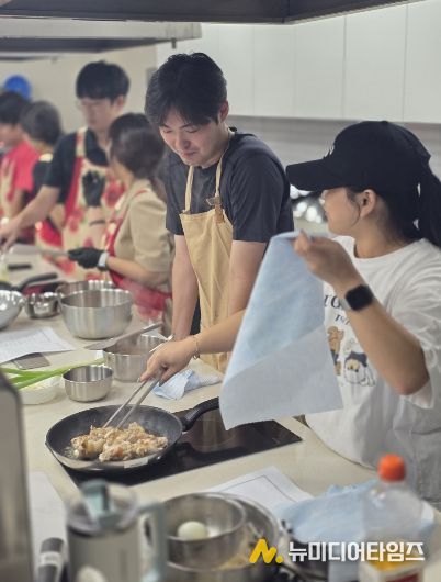 2025년 1인 가구 지원 프로그램(요리) 교육 모습