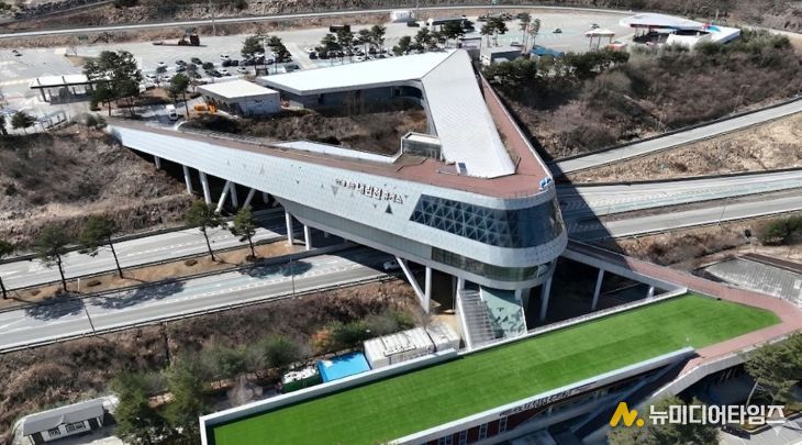 인제 내린천휴게소, 전국 휴게소 최초 치매극복선도기업 지정 ... 민관협력 치매안전망 구축한다.