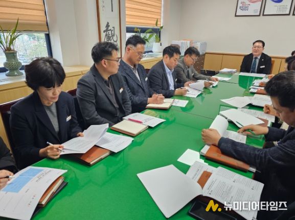 충남 계룡시는 계룡교육지원청 설치의 선제적 대응을 위해 부시장을 단장으로 TF팀을 구성하고 ‘계룡교육지원청 설치 대응 TF 회의’를 25일 개최했다.