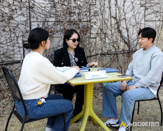 총무인사팀장, 주니어보드와 함께 역멘토링 활동을 하고 있다.