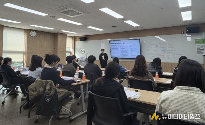 광명시, 민원 행정 신뢰도 높인다… 동 행정복지센터 민원담당자 직무 교육 마쳐