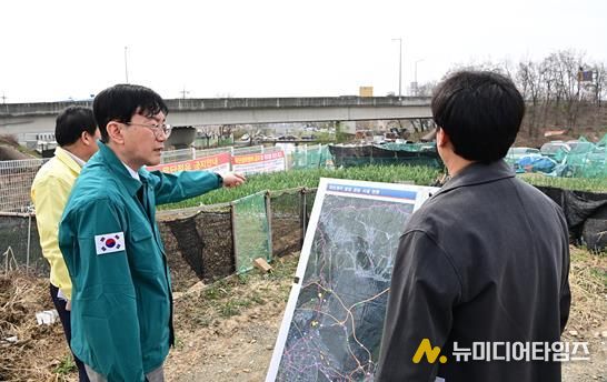 대구 동구청은 지난 30일, 하천·계곡 주변 불법 점용시설에 대한 점검과 관리를 위해 현장점검을 실시했다.