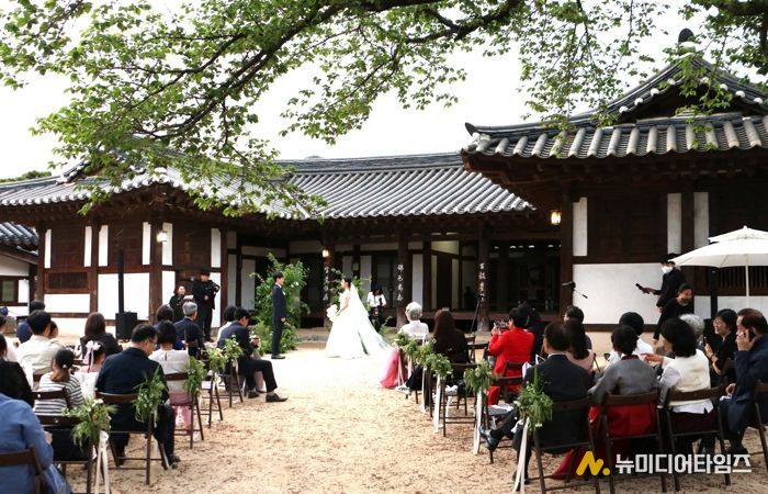 지난해 나주목사내아에서 열린 공공작은결혼식.