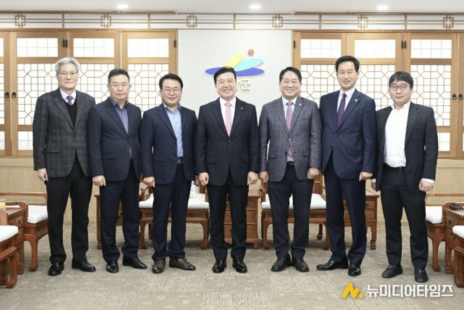 결산검사위원 기념촬영