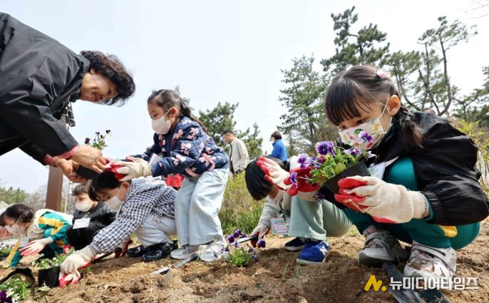 제81회 식목일’나무심기 행사 개최