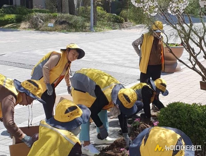 세종시, 꽃밭에 키우는 이웃간 아름다운 온정