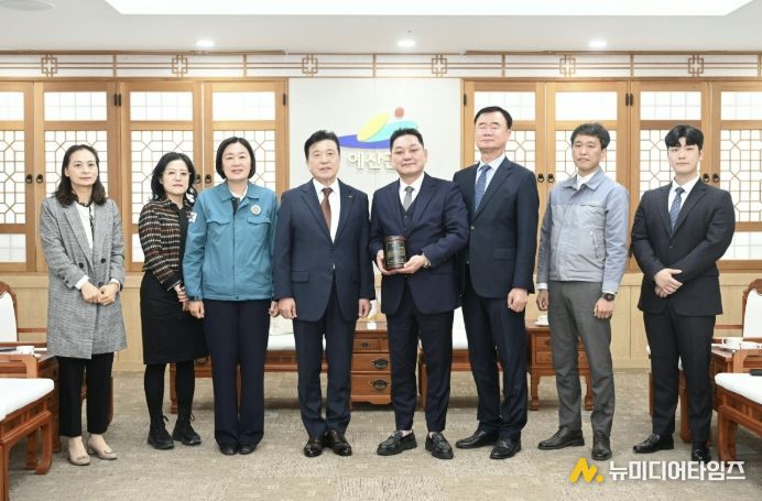 ㈜제이아이푸드 감사패 전달 모습