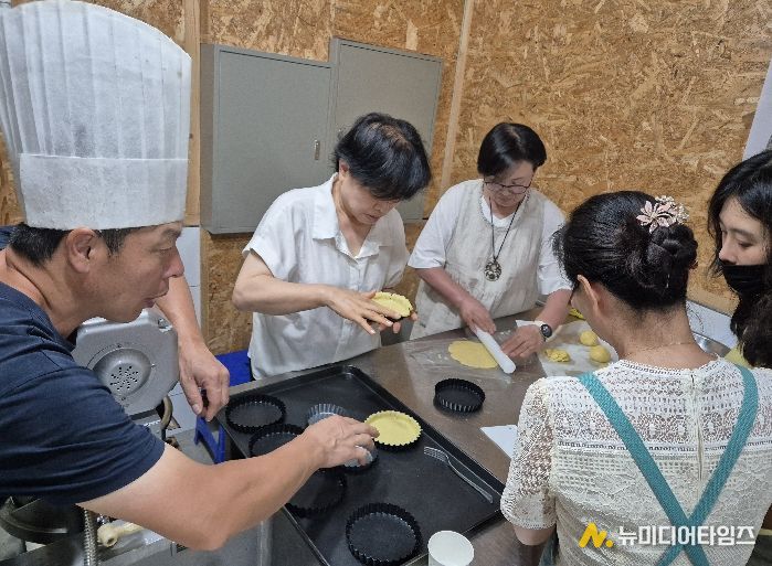 지난해 금산군농업기술센터 제과제빵과정 교육현장