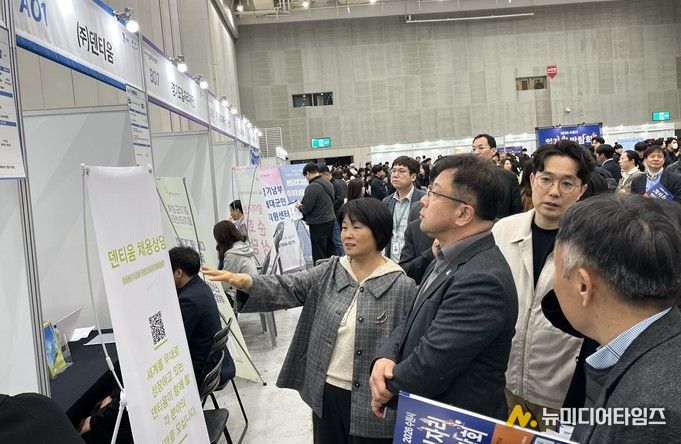 수원특례시의회 장정희 의원, “청년 취업 기회 넓힌 수원시 일자리박람회… 지속 발전 기대”