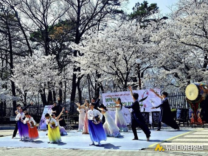 동두천시, ‘자유, 꽃을 피우다’ 자유수호평화공연 성료