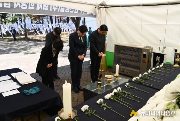 대덕구의회 문평동 화재 희생자 합동분향소 조문